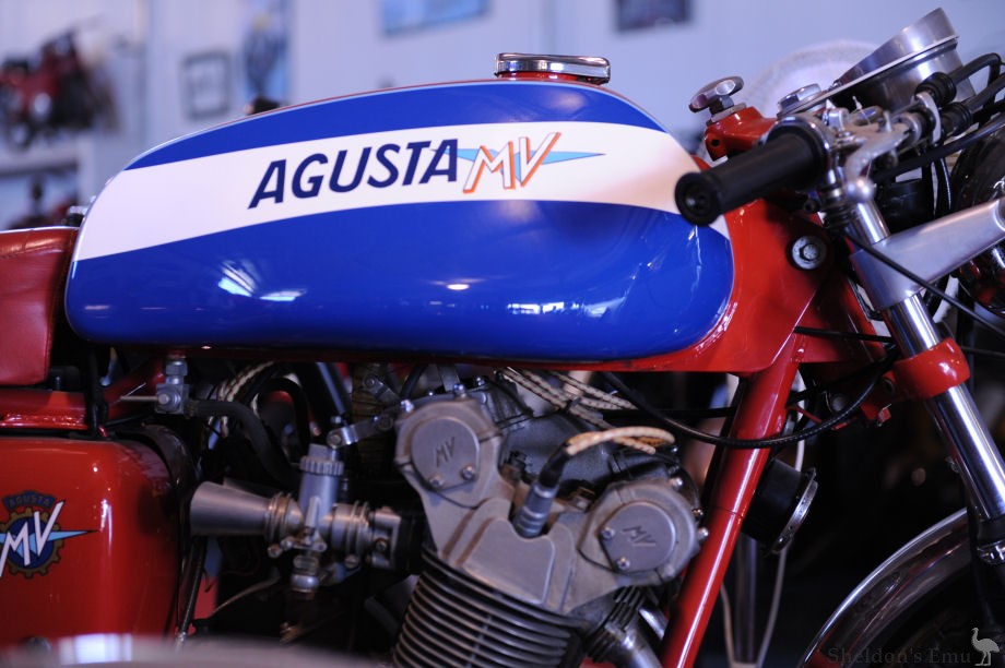 MV-Agusta-1972-750S-DSC-5128.jpg