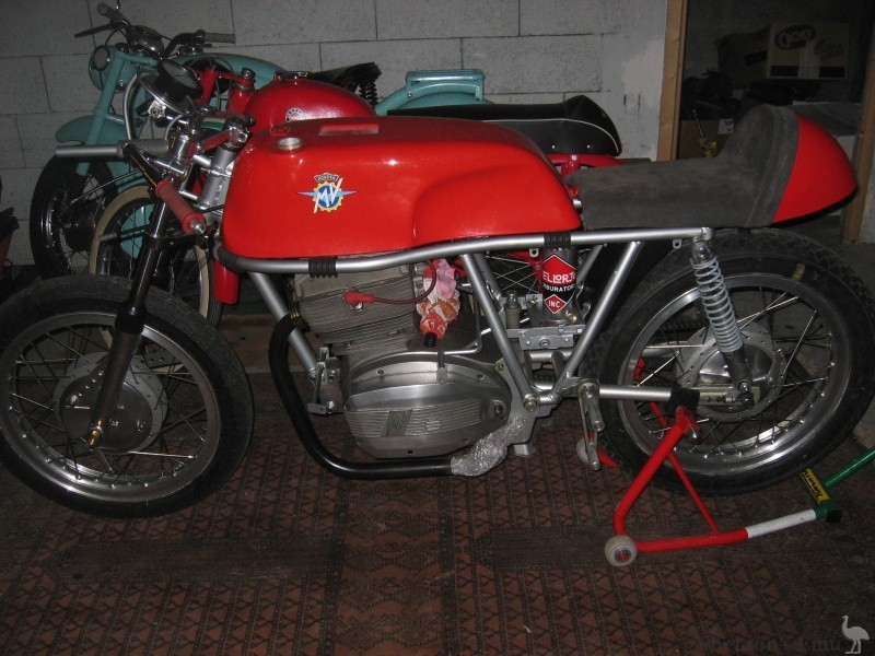 MV-Agusta-350S-France-4.jpg