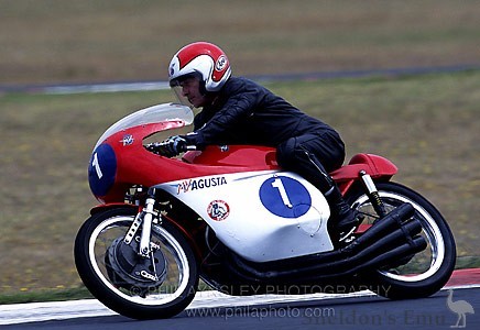 MV-Agusta-350-6-Castelli-02.jpg