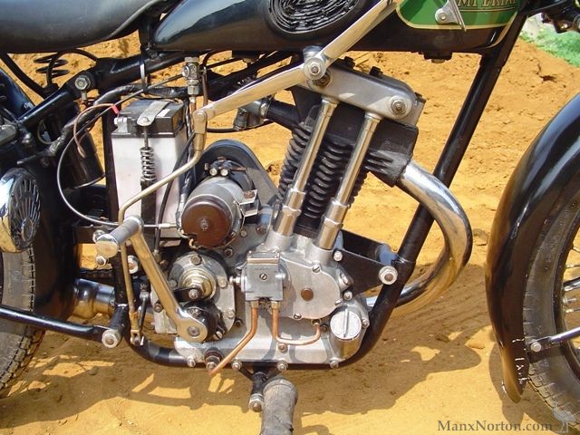 New-Imperial-1937-150cc-3902-09.jpg