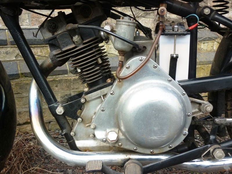 New-Imperial-1937-150cc-4795-02.jpg