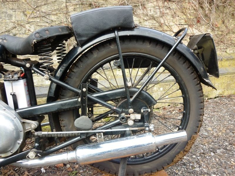 New-Imperial-1937-150cc-4795-06.jpg