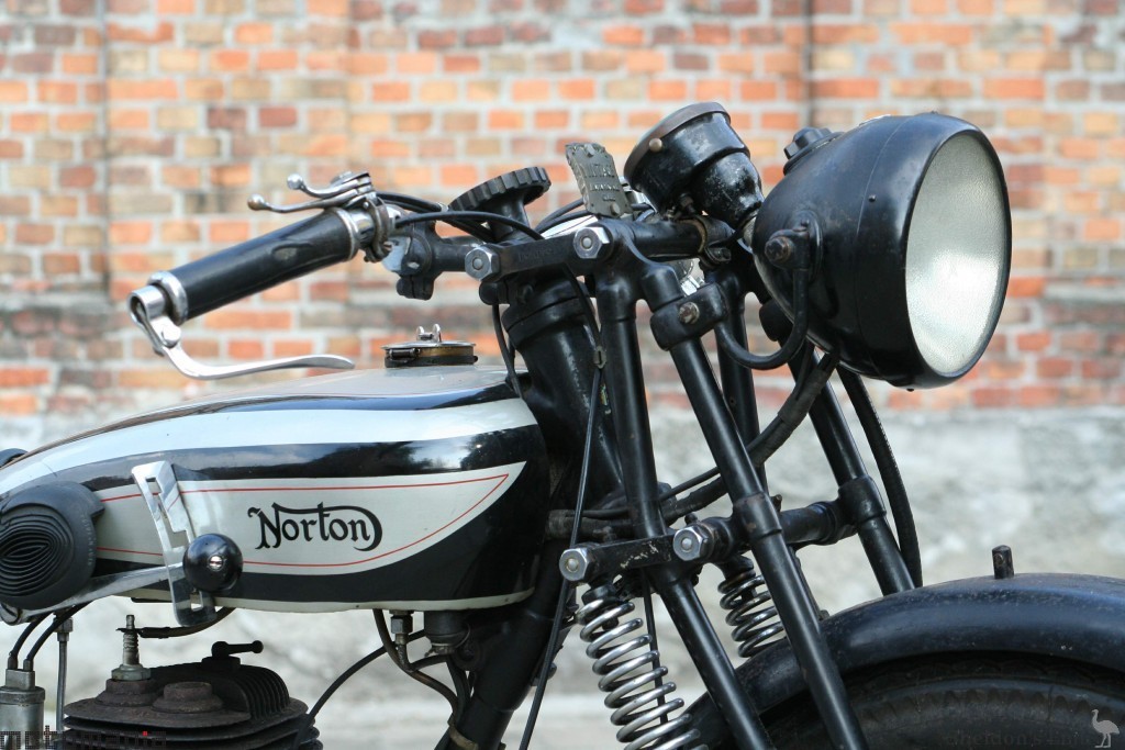 Norton-1930-16H-500cc-Motomania-2.jpg