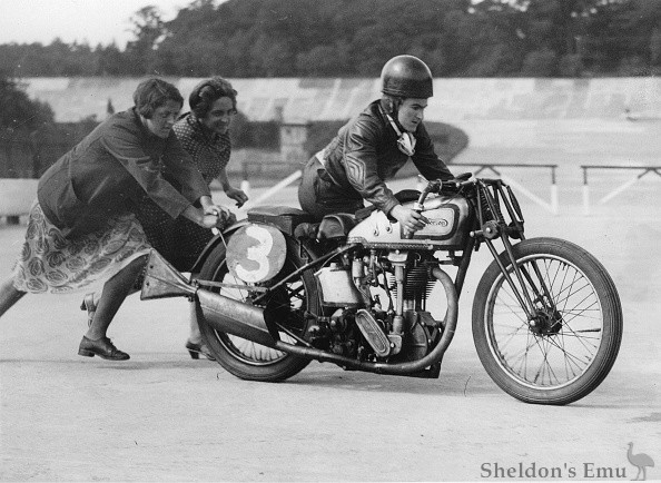 Norton-1935-M30-Manx-Beatrice-Shilling-3.jpg