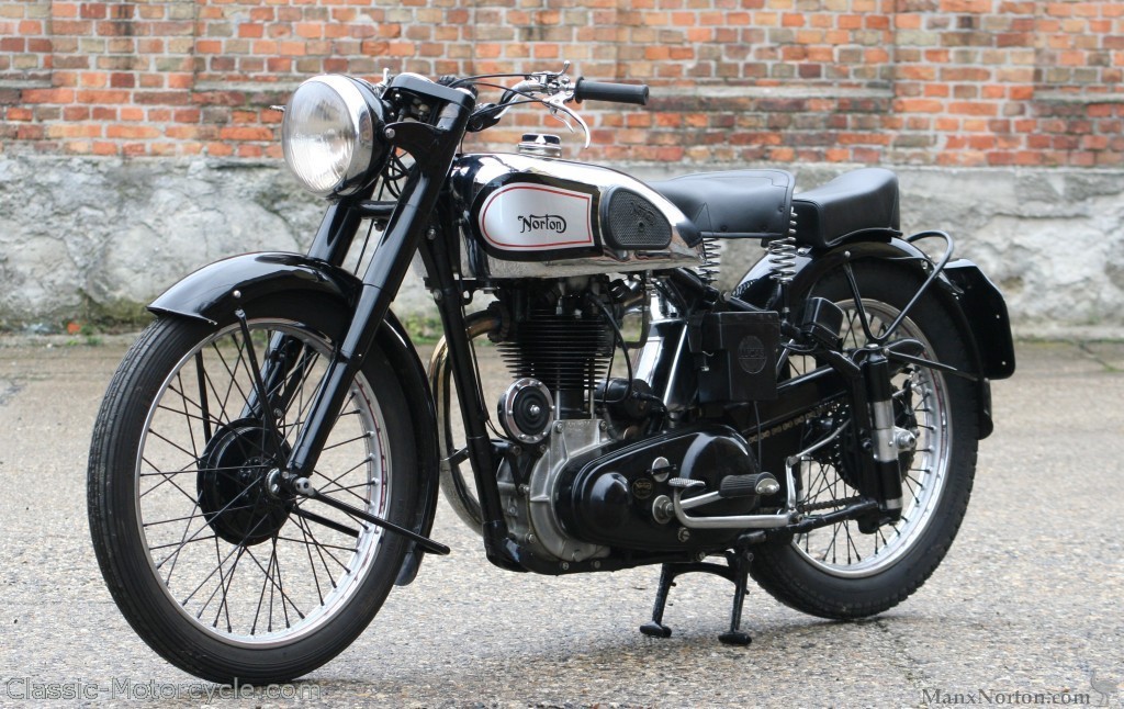 Norton-1948-M30-500cc-Moma-02.jpg