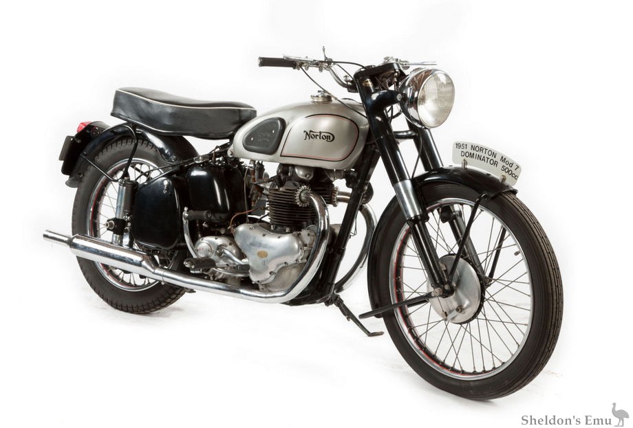 Norton-1951-Model-7-Dominator-500-Webbs.jpg