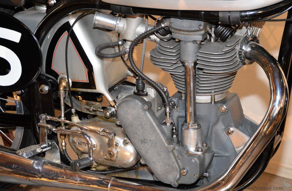 Norton-1953-Manx-500-MRi-Engine.jpg