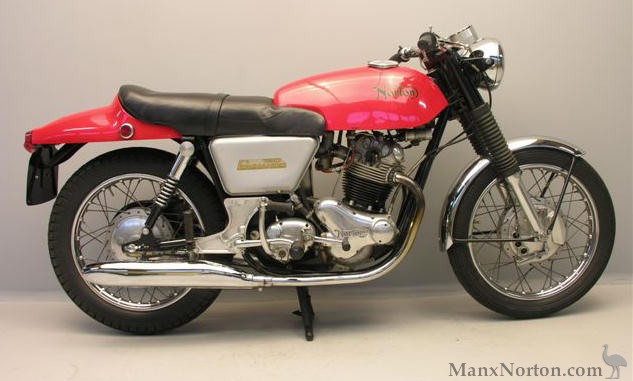 Norton-1969-Commando-750-Fastback.jpg