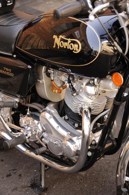 Norton-Commando-750-Sydney.jpg