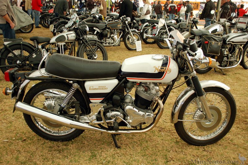 Norton-Commando-850cc-Jaws-1.jpg