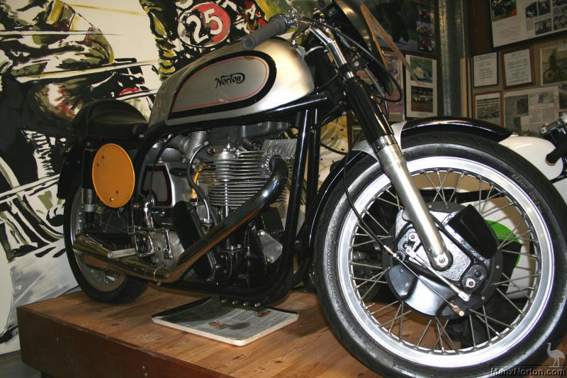 Norton-Manx-NMMC.jpg