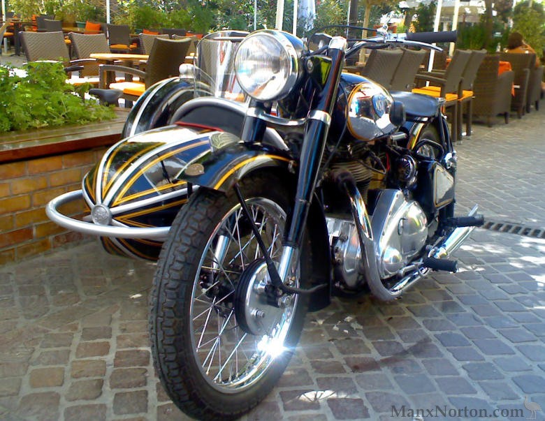 NSU-1951-Konsul-II-outfit-1.jpg