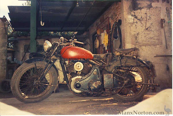 NSU-1930-V-Twin-Outfit.jpg