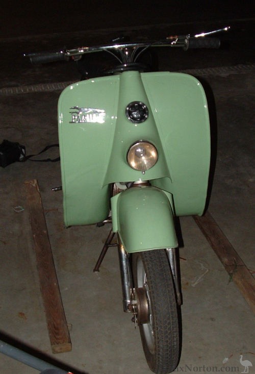 Parilla-Greyhound-1952-Scooter-2.jpg