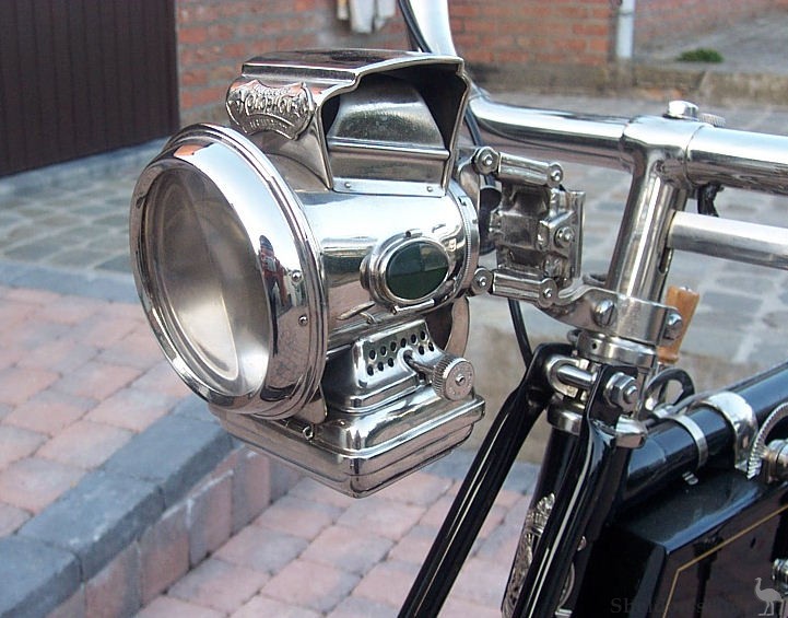 Peugeot-1903-Carbide-Lamp.jpg