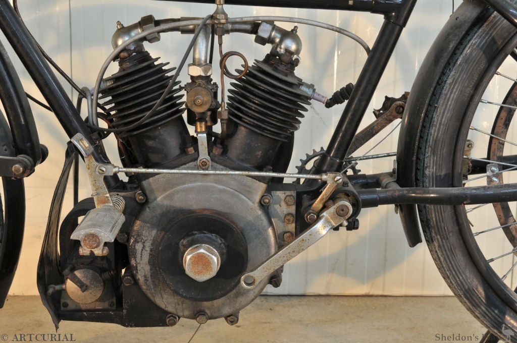 Peugeot-1915c-V-Twin-Acl-03.jpg