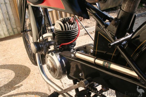 Peugeot-1939-P53-100cc-5.jpg