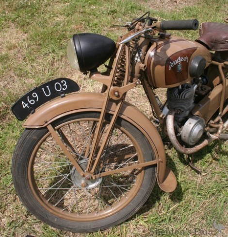 Peugeot-1947-Confort-125cc-Model-P55C--05.jpg