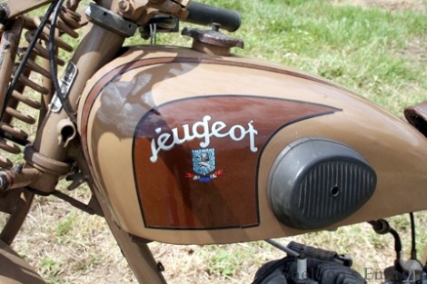 Peugeot-1947-Confort-125cc-Model-P55C--09.jpg