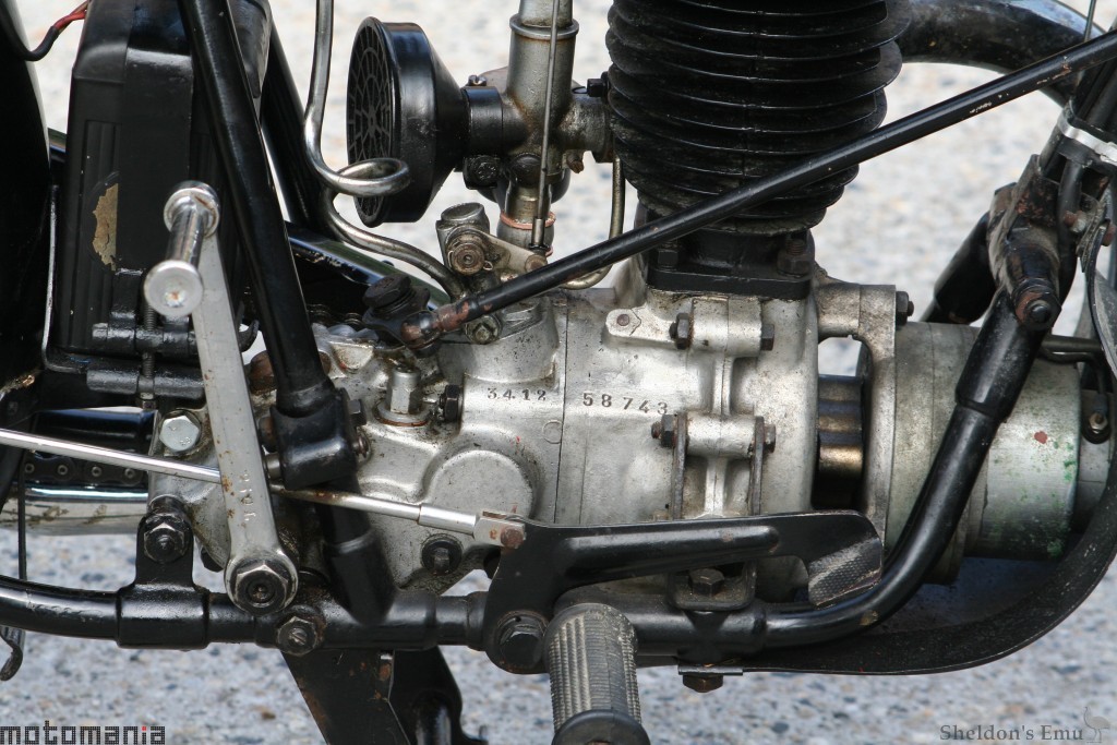 Puch-1936-250R-Motomania-3.jpg