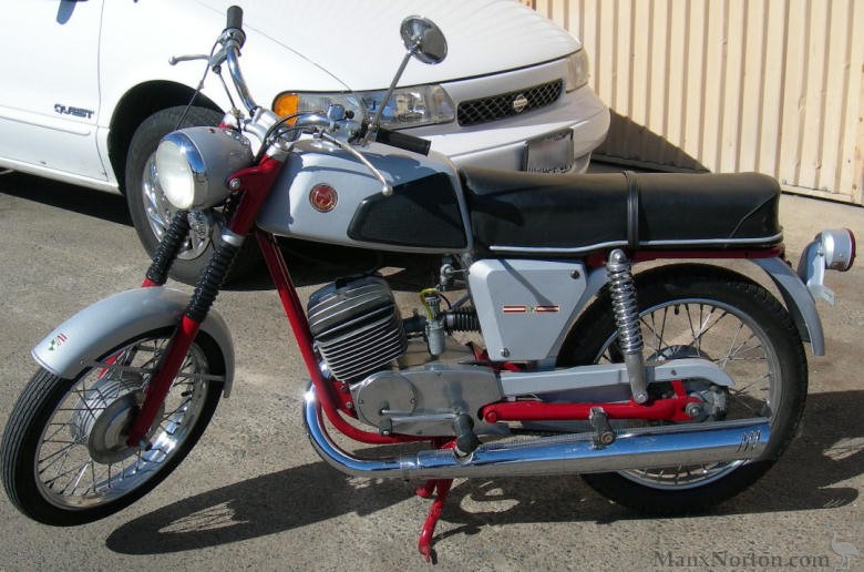 Puch-1967-M125-CA-3.jpg