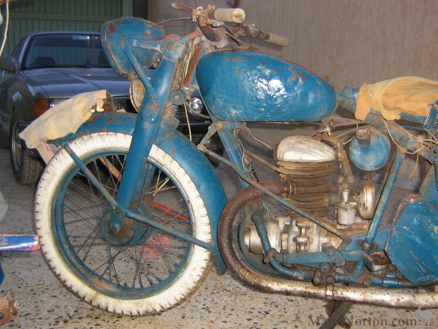 Puch-250-S4-Rome.jpg