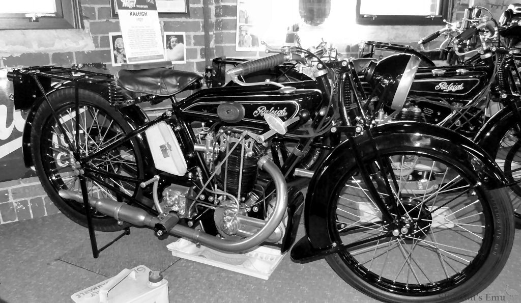 Raleigh-1927-350cc-OHV-SMM-MRi.jpg