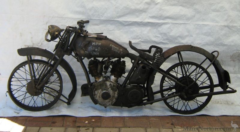 Raleigh-1924c-V-Twin-Perth-1.jpg