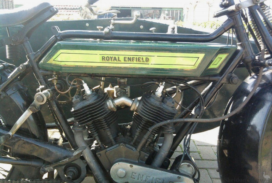 Royal-Enfield-1919-976-Bretti-3.jpg