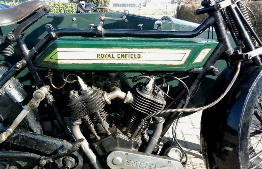 Royal-Enfield-1919-976-Bretti-9.jpg