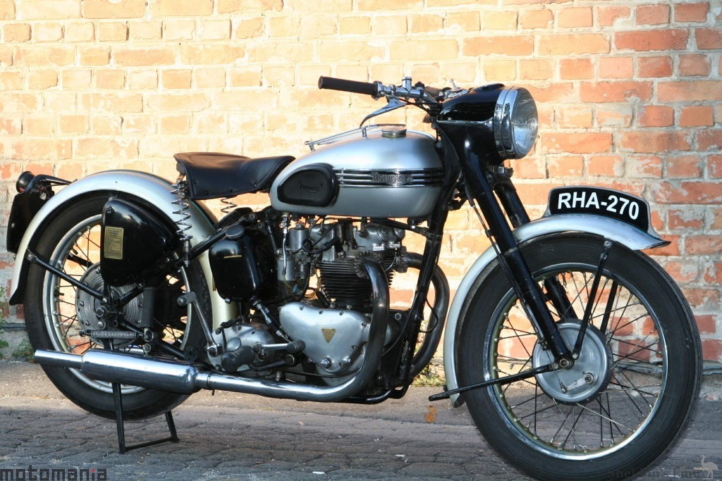 Triumph-1951-T100-Motomania-1.jpg