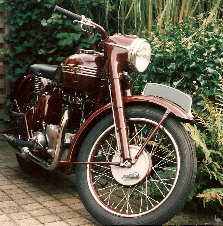 Triumph-1952-Speed-Twin-NL.jpg