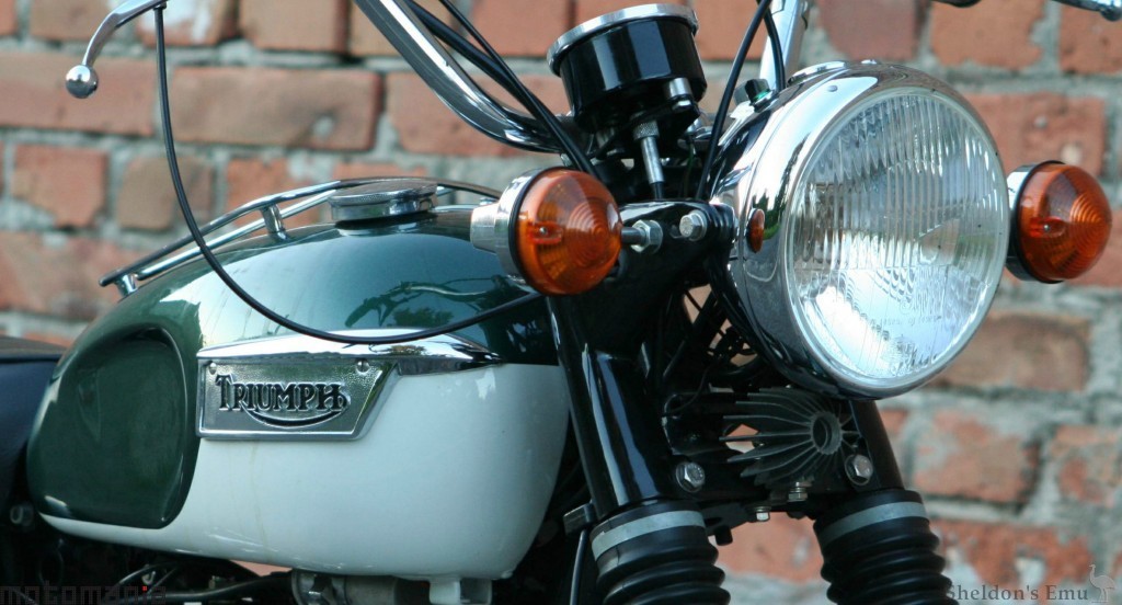 Triumph-1969-Tiger-T100-Moma-02.jpg