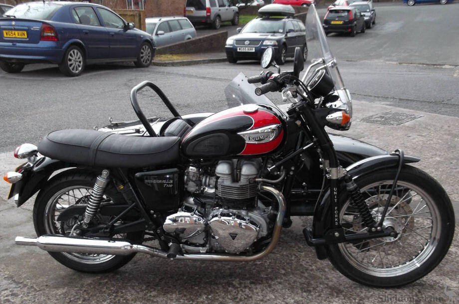 Triumph-T100-Bonneville-Watsonian-Squire-8.jpg