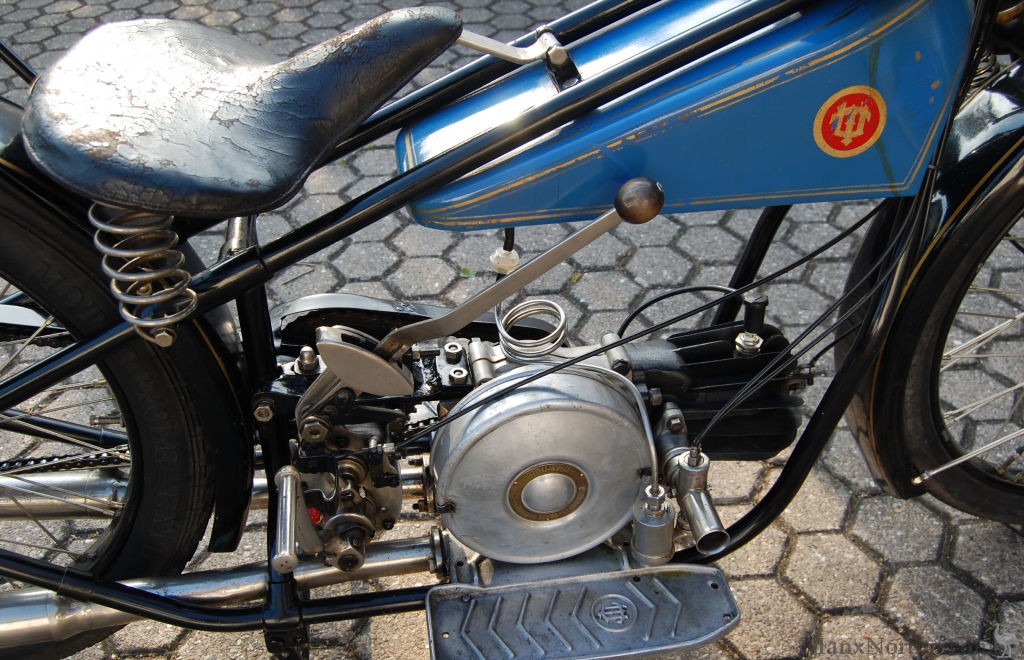 UT-1926c-250cc-BMu10-CHo-02.jpg