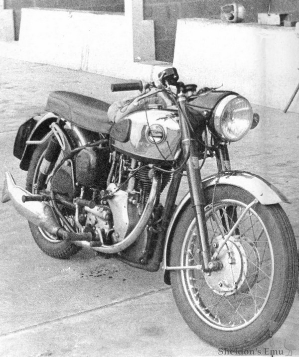 Velocette-1962-Viper-Clubman-Moto-Revue-VBG.jpg