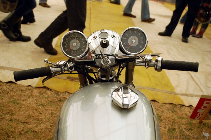 Velocette-1967c-Thruxton-Jaws-C4.jpg