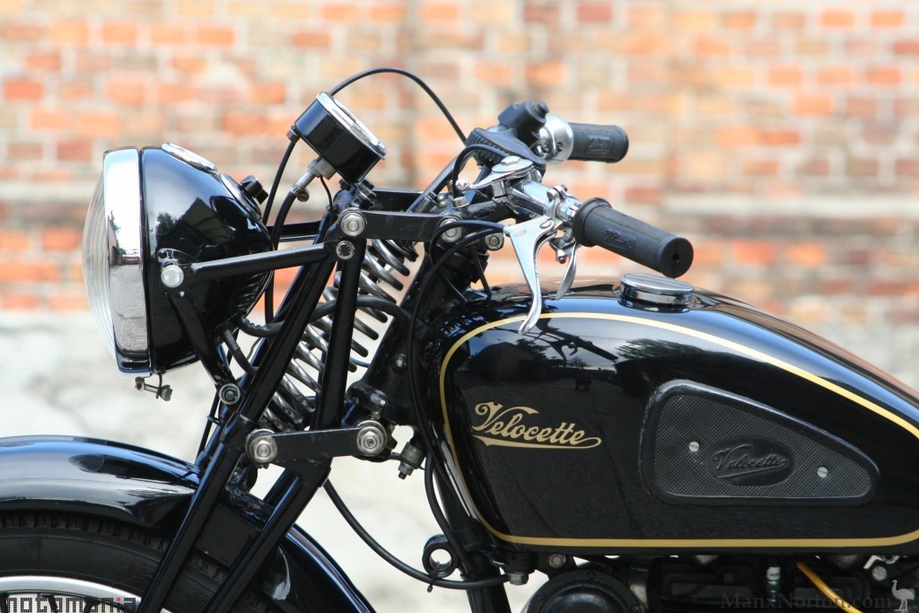 Velocette-1946-MSS-Motomania-3.jpg