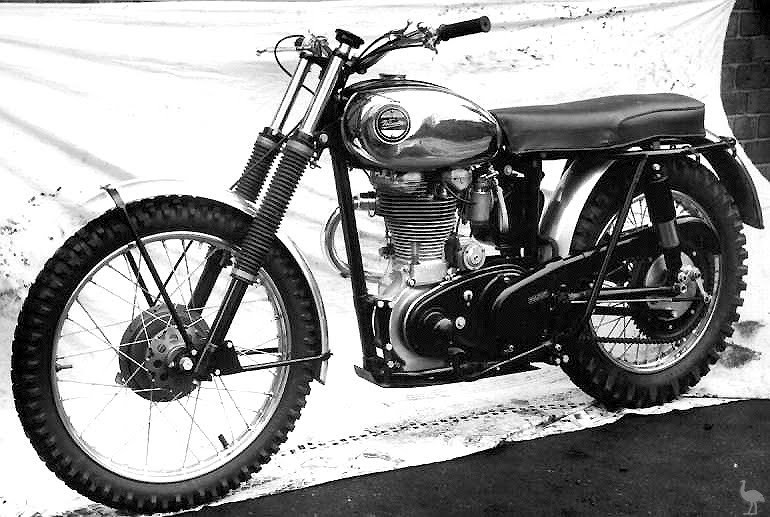 Velocette-350-scrambler-d-side-VBG.jpg