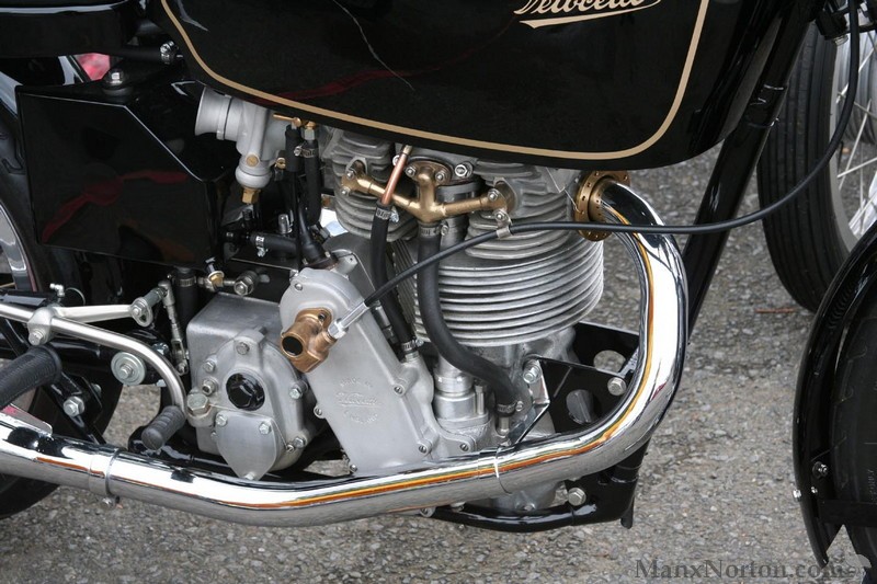 Velocette-Pukekohe-2011-NZ-Historic-Racing-VBG.jpg