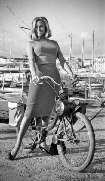 Honor-Blackman-on-a-Solex-2200-in-1964.jpg