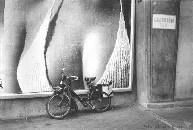 Velosolex-Cartier-Bresson.jpg