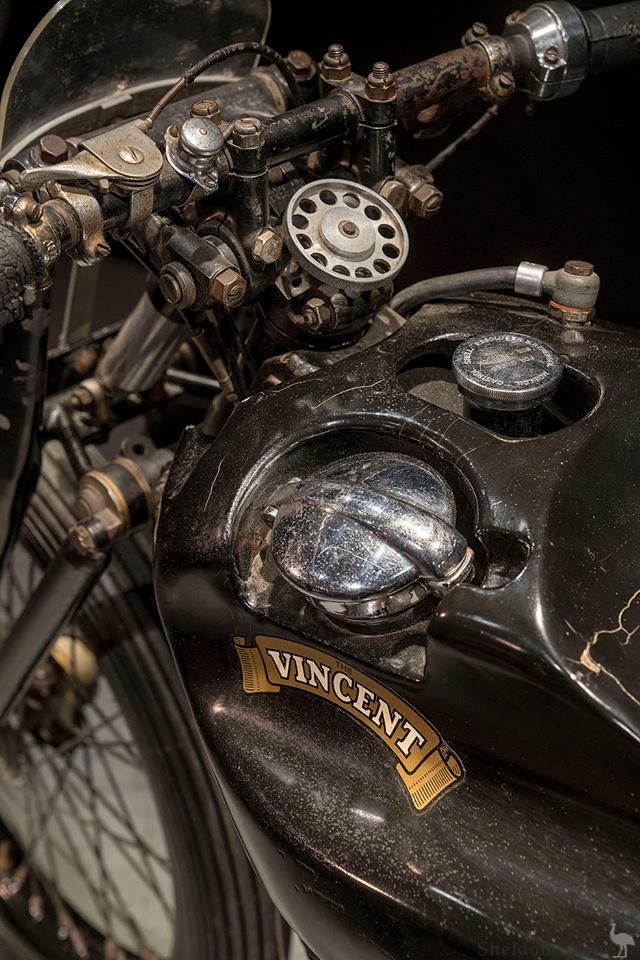 Vincent-1949-Black-Lightning-Dearden-ZMD-03.jpg