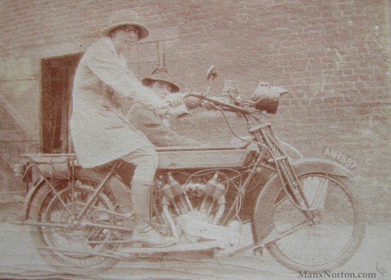 Zenith-1920c-V-Twin-1.jpg