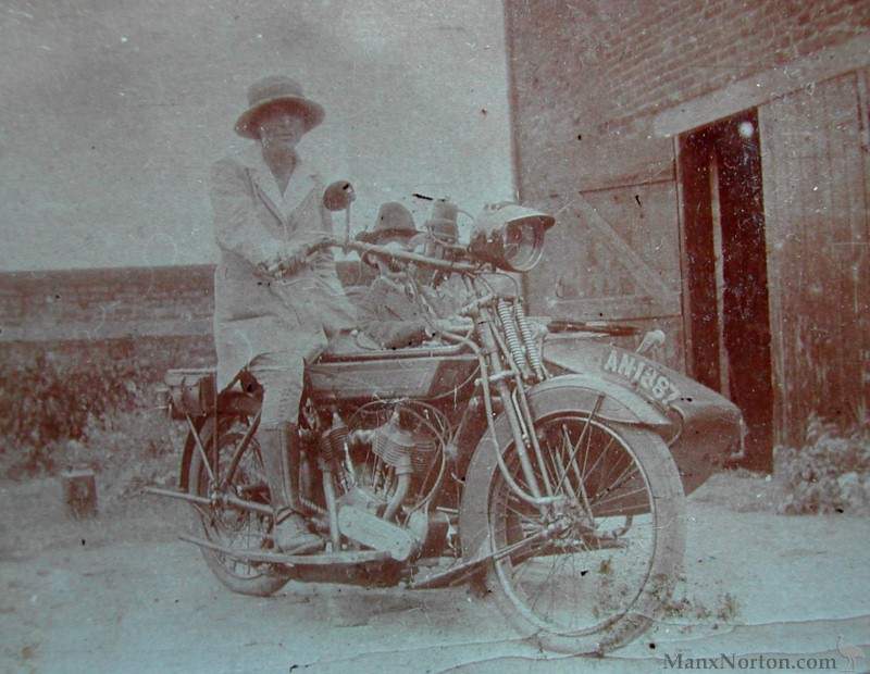 Zenith-1920c-V-Twin-2.jpg